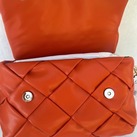 New GUESS Zaina woven shoulder bag - Picture 4 of 12